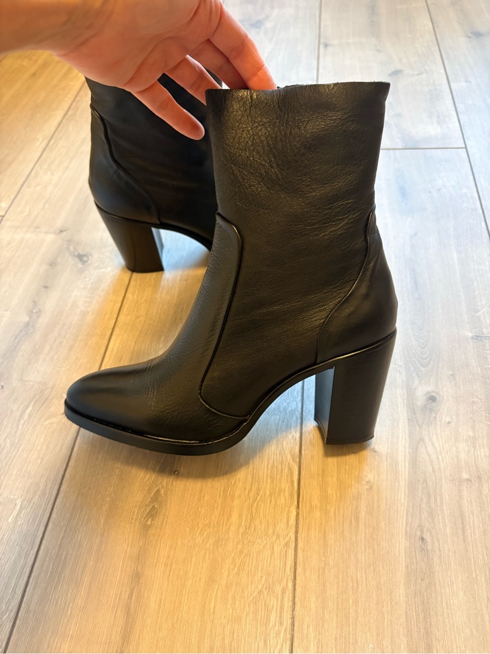 L'INTERVALLE Black Leather High Block Heel Ankle Boots - Picture 4 of 5
